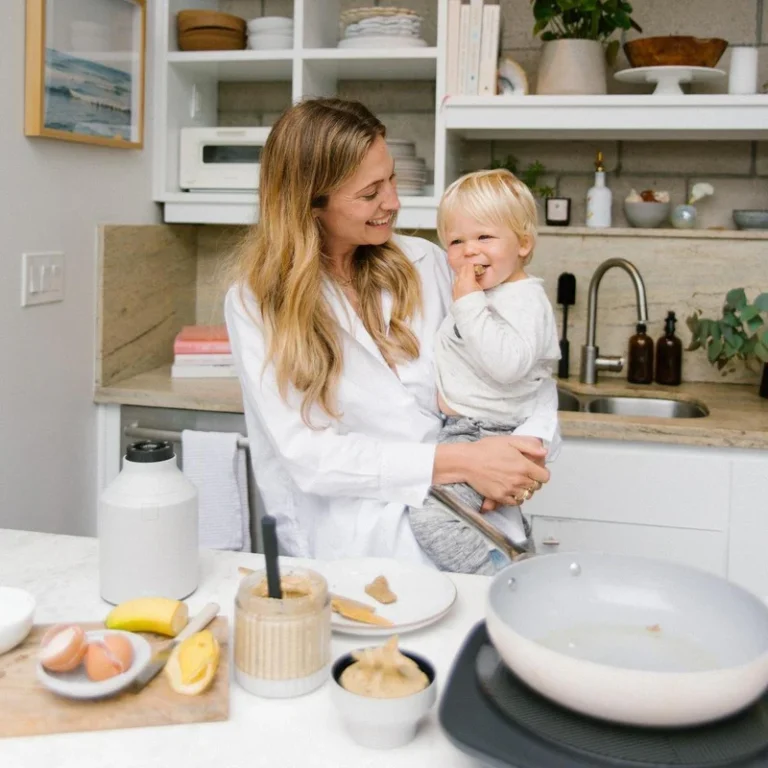 Wie bringe ich mein Kleinkind dazu, gesundes Essen zu geniessen?